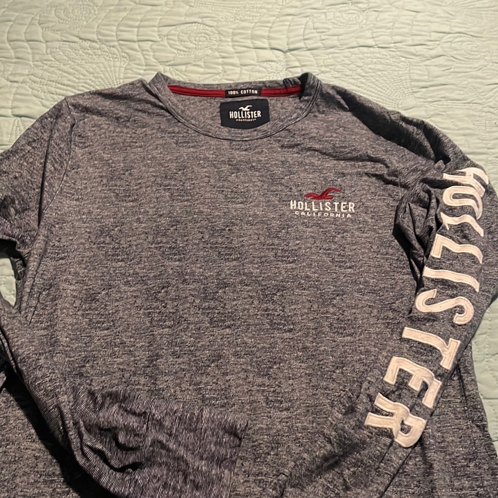 Hollister Long Sleeve T-shirt